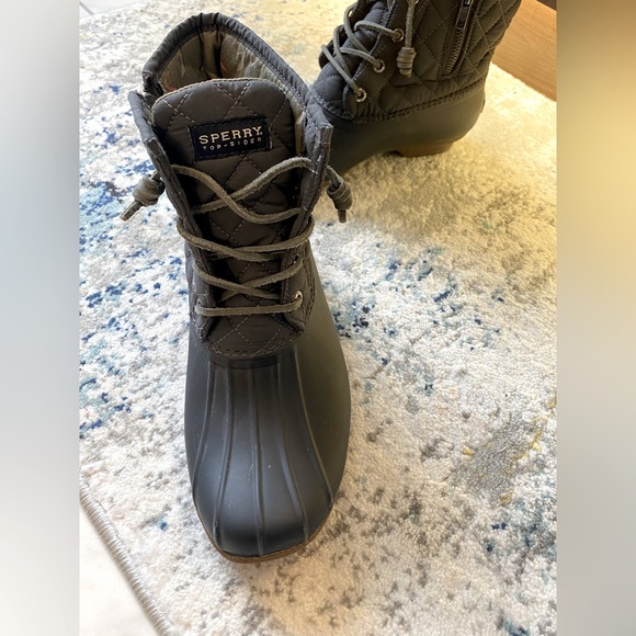 Sperry 8 quilted duck boot. Worn once. - Picture 1 of 5